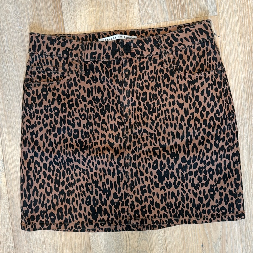 Leopard mini skirt